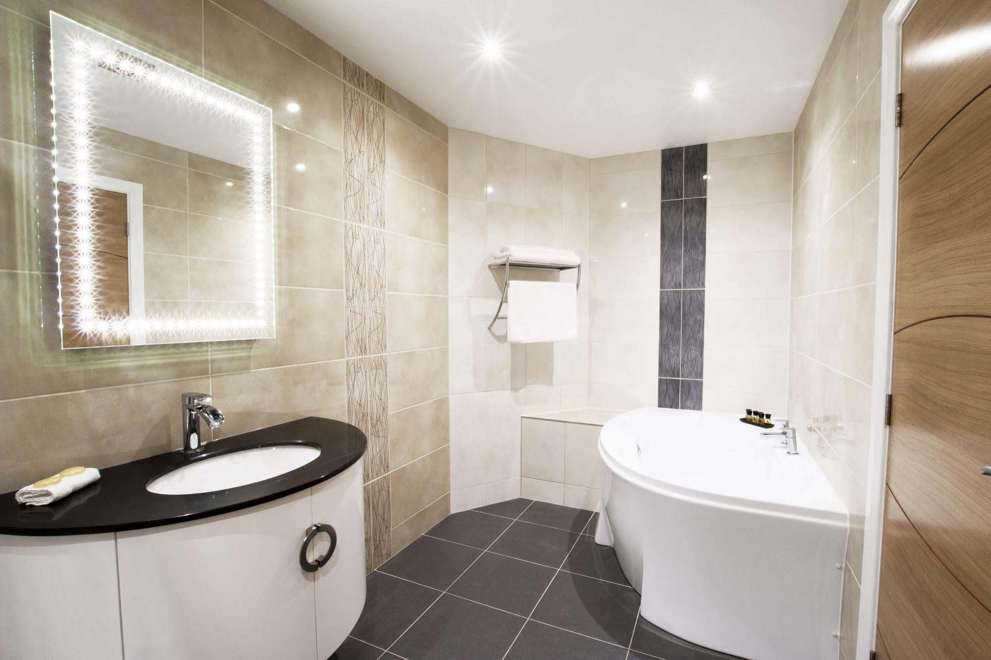Oak Royal Hotel, Golf And Country Club Chorley  Bagian luar foto