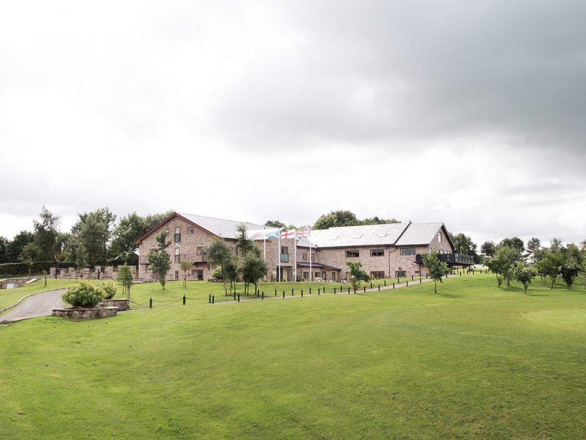Oak Royal Hotel, Golf And Country Club Chorley  Bagian luar foto