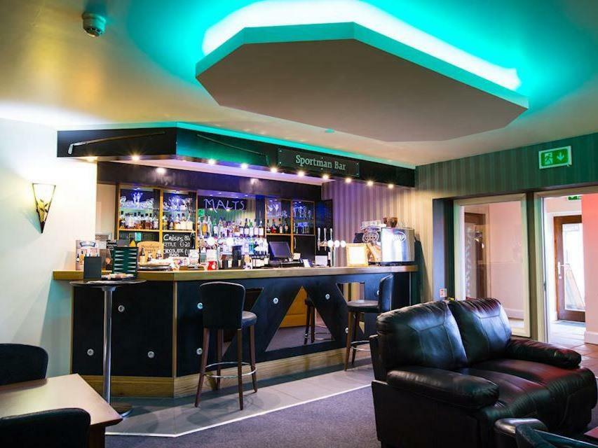 Oak Royal Hotel, Golf And Country Club Chorley  Bagian luar foto