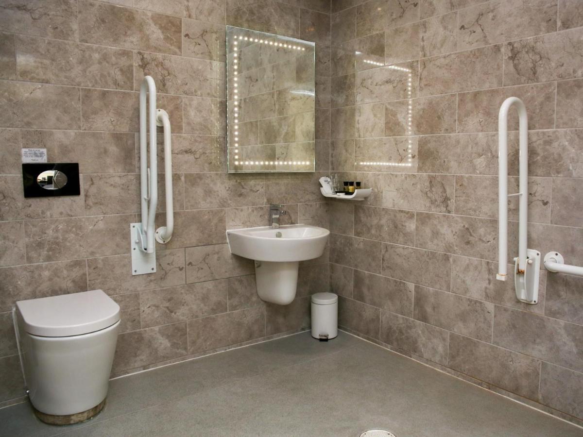 Oak Royal Hotel, Golf And Country Club Chorley  Bagian luar foto